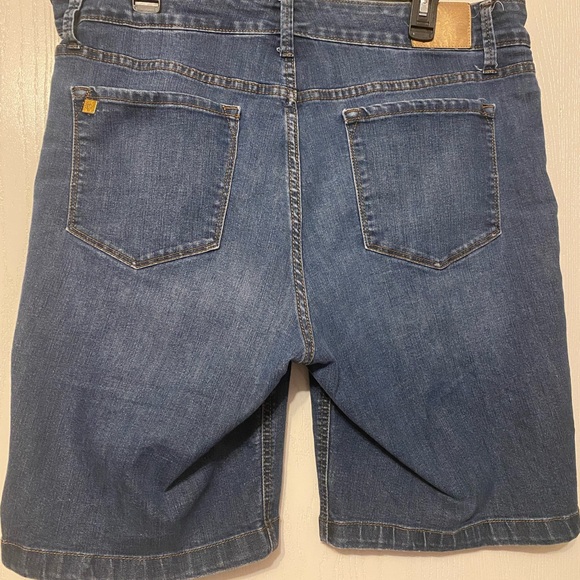 Ladies Jean shirts - Picture 2 of 3